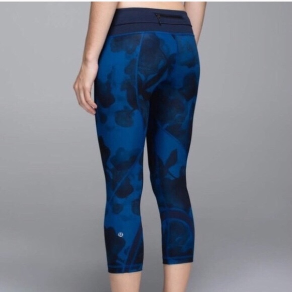 Lululemon Blue and Black Floral Leggings